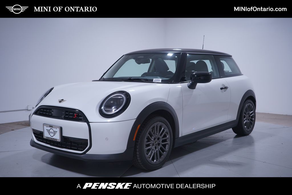 Nanuq White Metallic 2025 MINI Cooper S Signature Trim 2-door Hatchback Hatchback Front-Wheel Drive 7-Speed Automatic