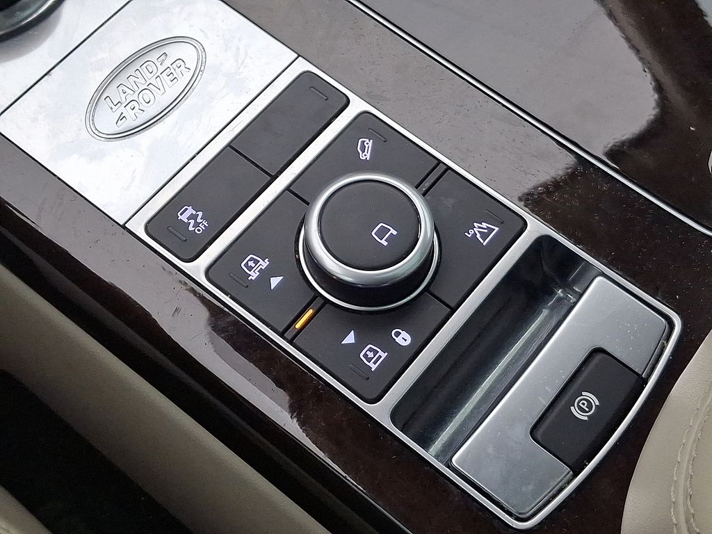 Thumbnail: 2022 Land Rover Range Rover - 28