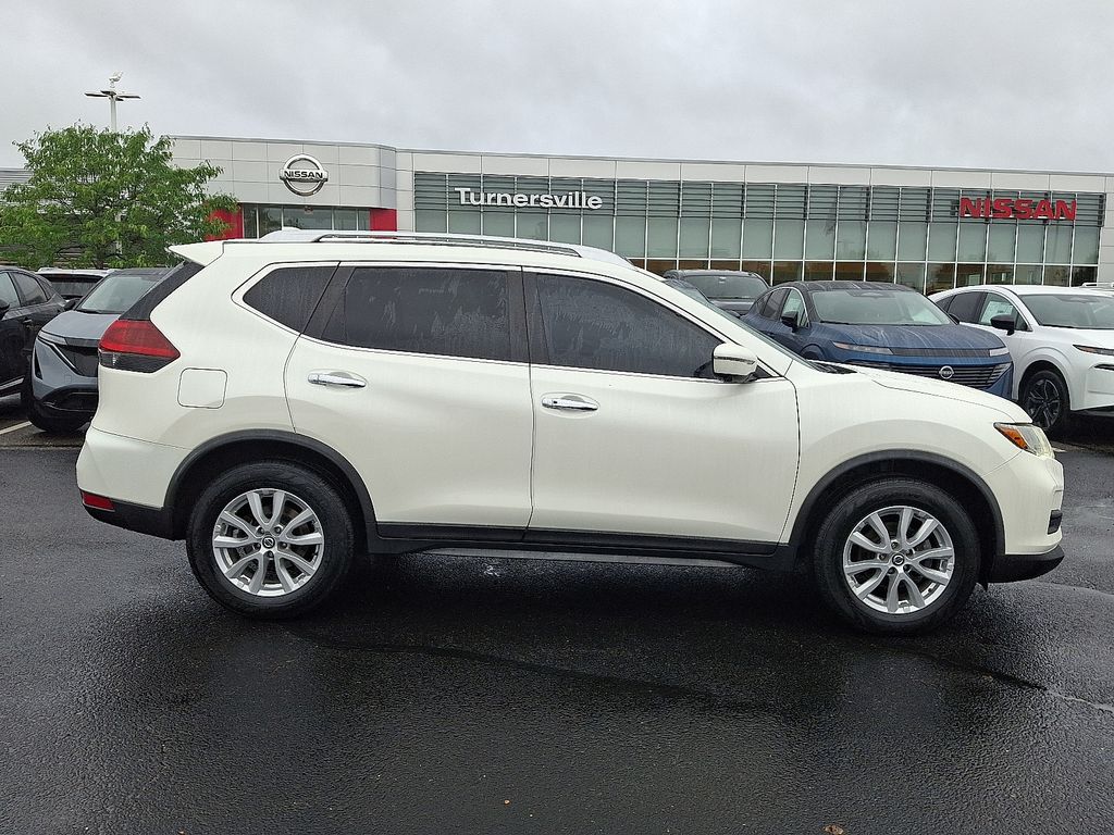 2018 Nissan Rogue SV 7