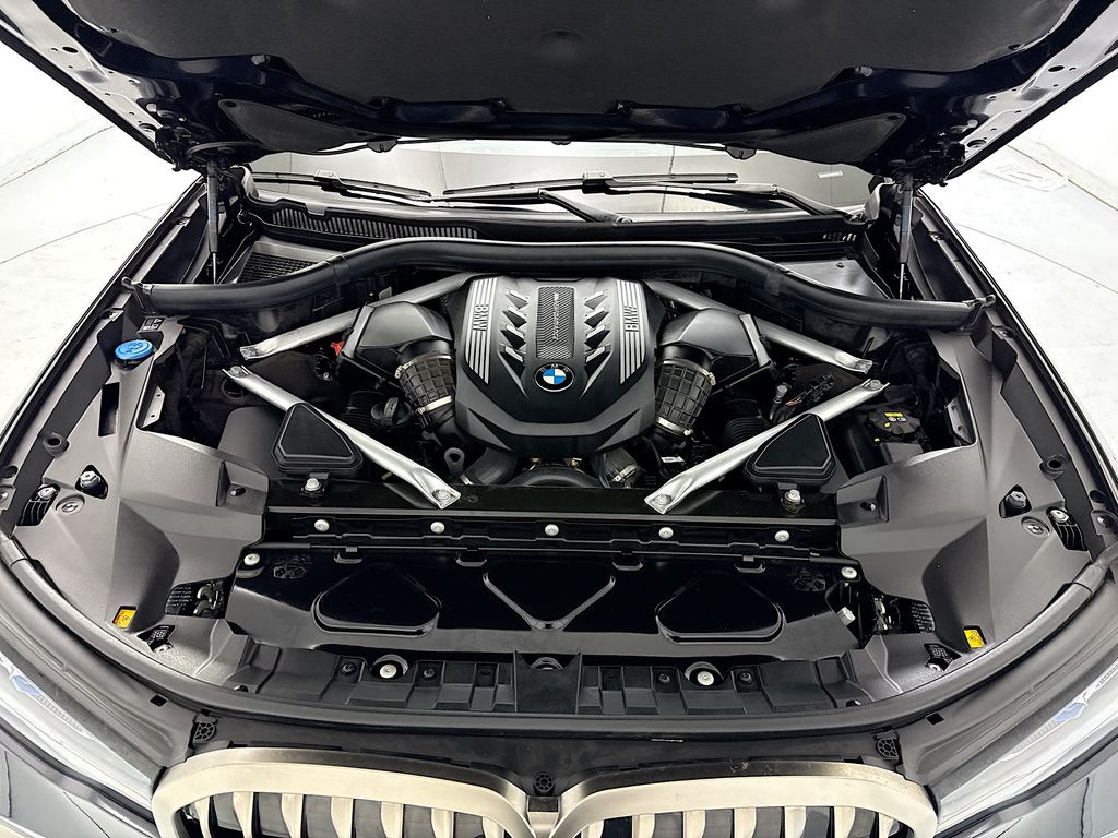 Thumbnail: 2021 BMW X7 - 28