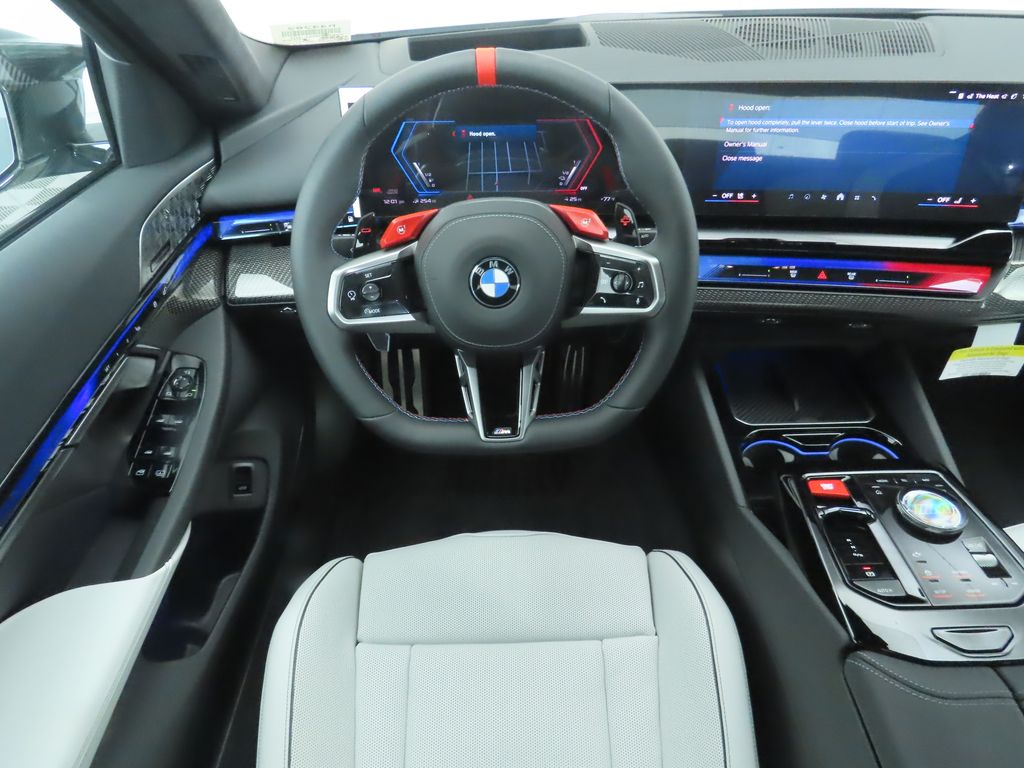Thumbnail: 2026 BMW M5 - 10