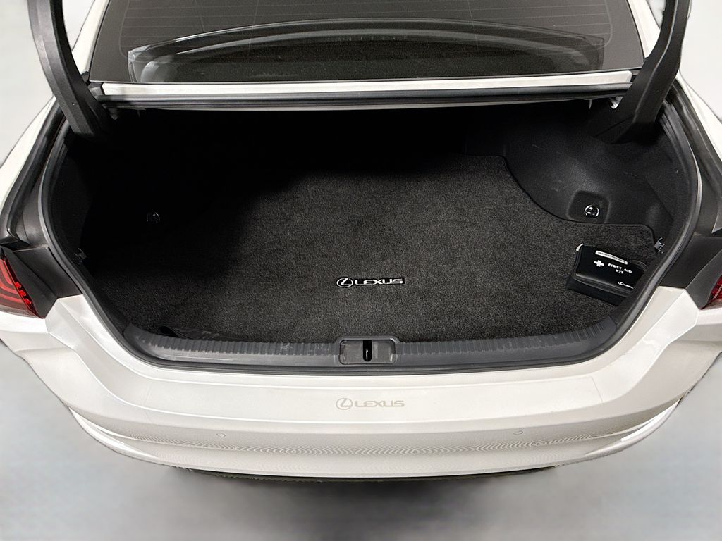 Thumbnail: 2019 Lexus ES - 27