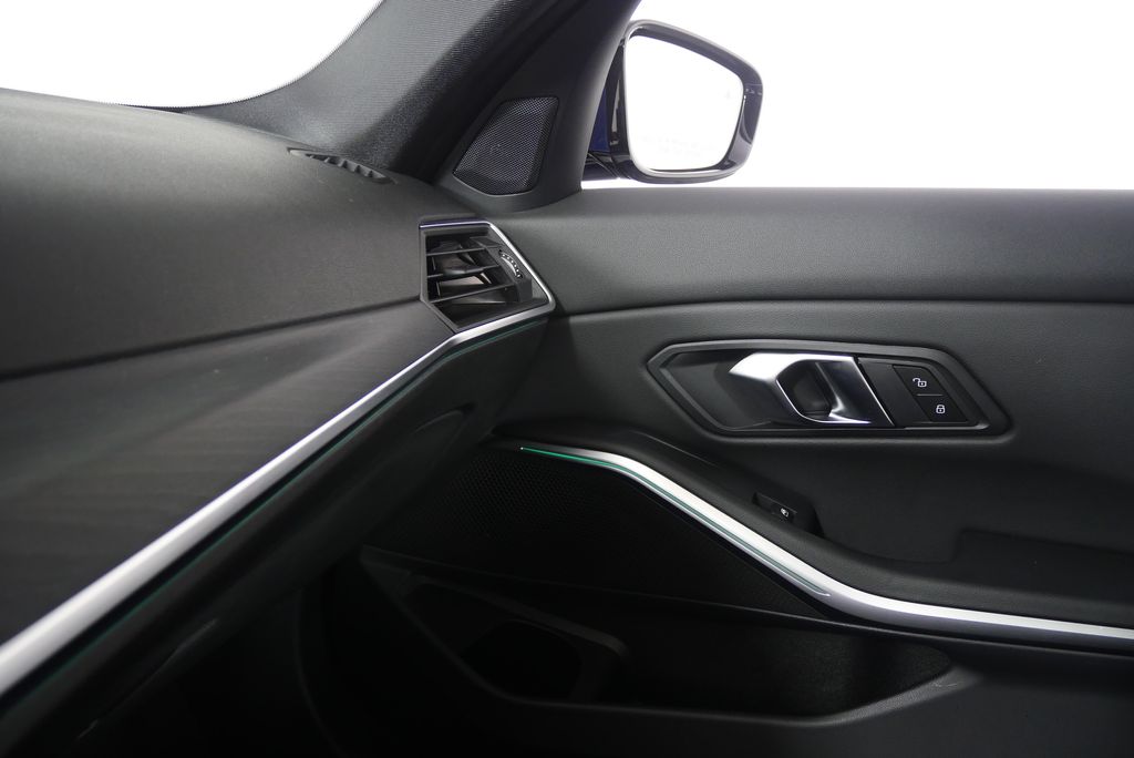2024 BMW 3 Series 330i 28