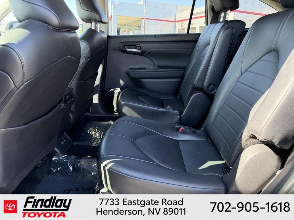 Used 2024 Toyota Highlander SUV
