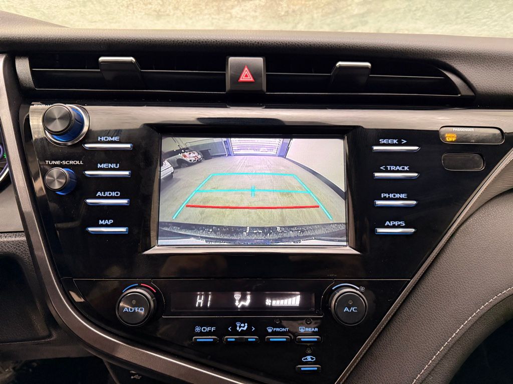 Thumbnail: 2019 Toyota Camry - 14