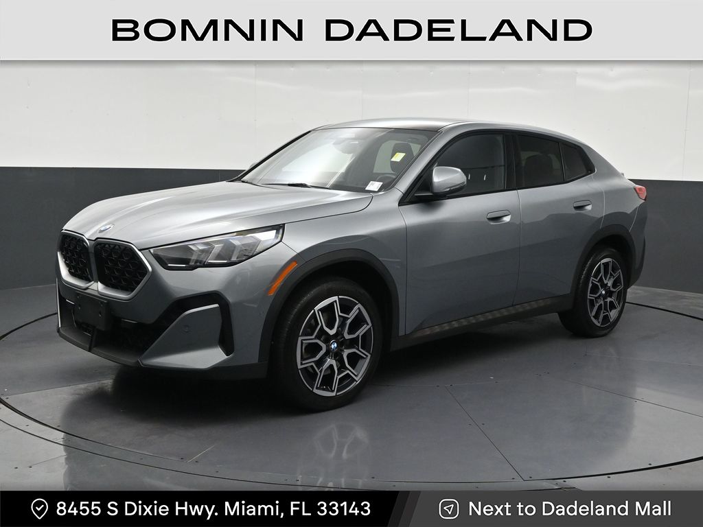 2025 BMW X2 Gris (Gray Metallic) SUV/Crossover Tracción en las cuatro ruedas 7 velocidades Automática