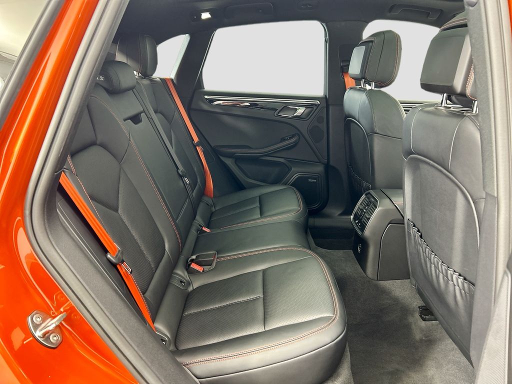 Thumbnail: 2025 Porsche Macan - 23