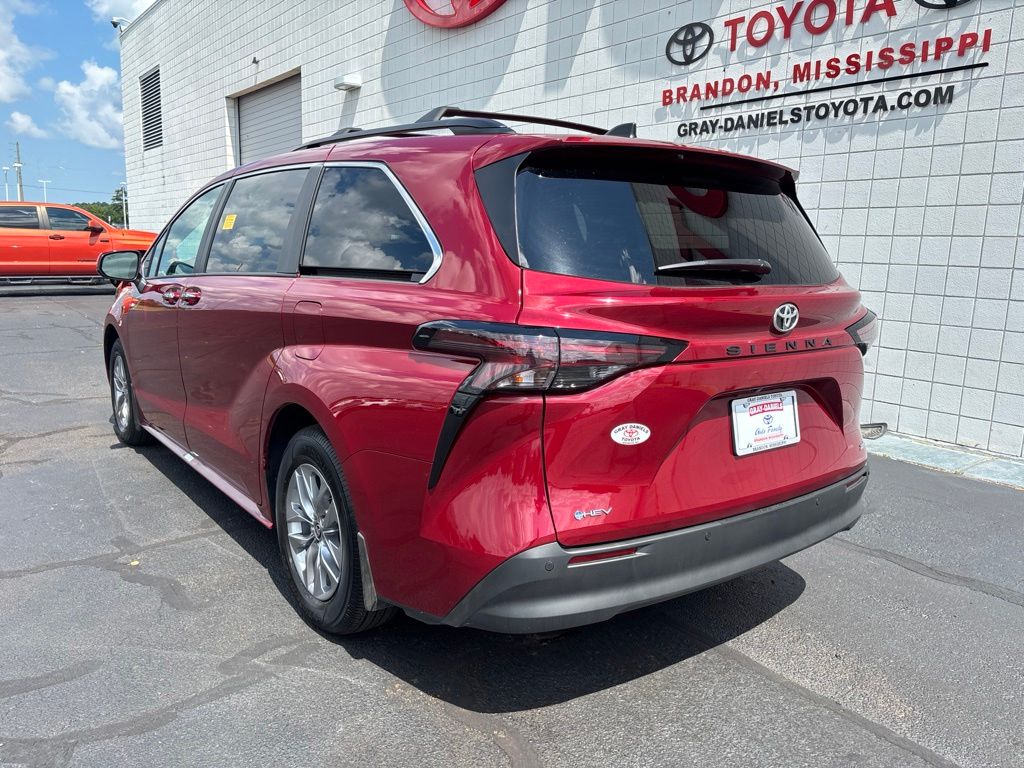 Used 2026 Toyota Sienna Van