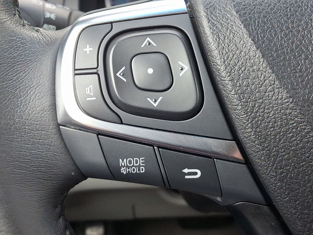 2017 Toyota Camry XLE 22
