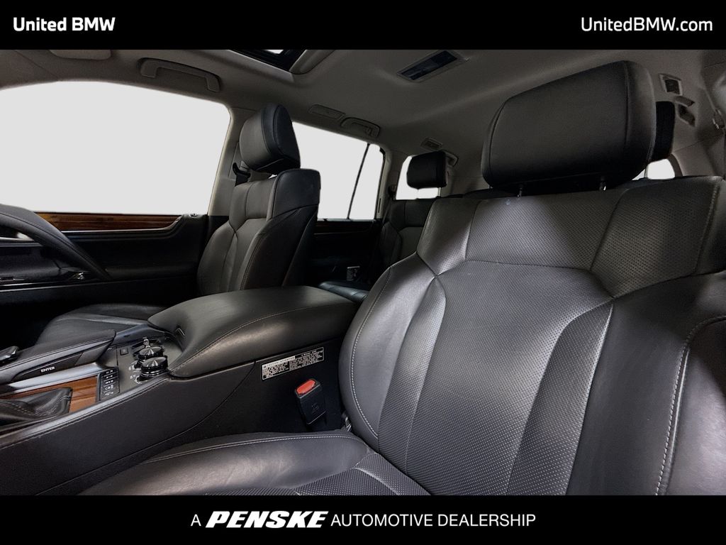 Thumbnail: 2020 Lexus LX - 5