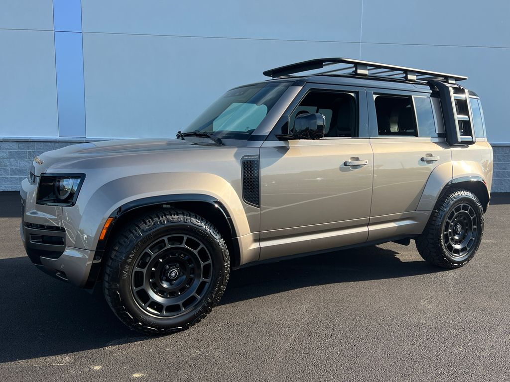 2025 Land Rover Defender 110 P635 OCTA AWD