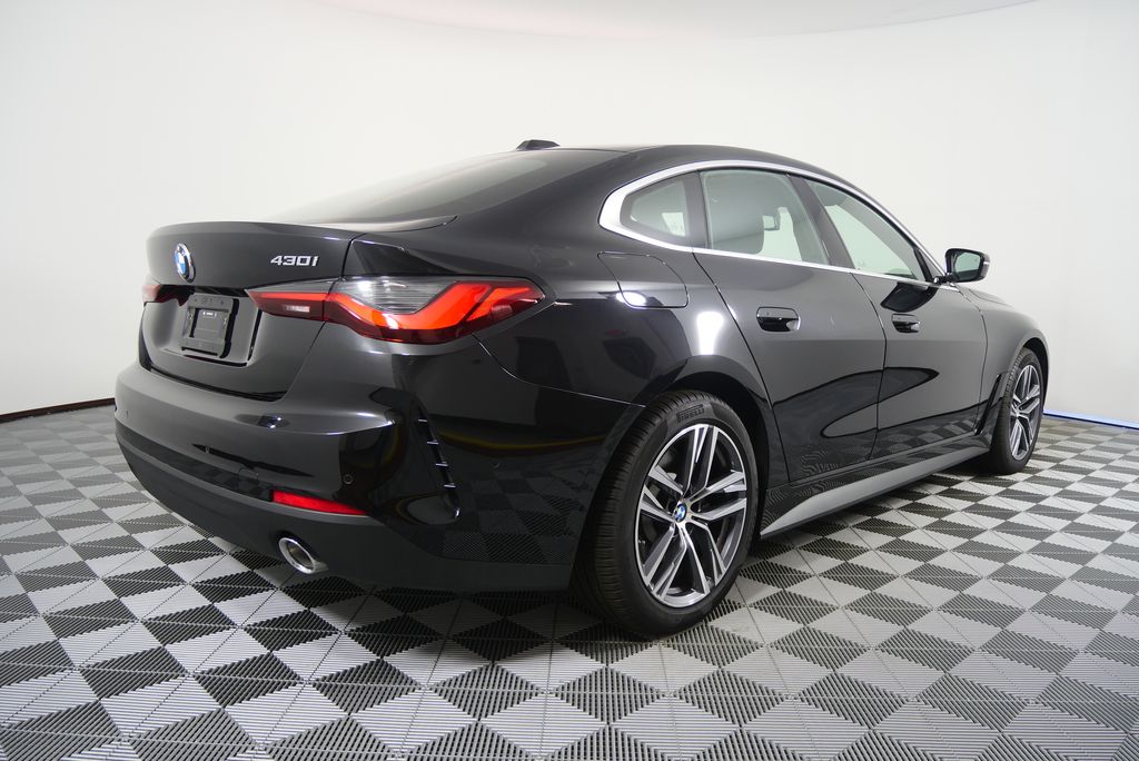 Thumbnail: 2025 BMW 4 Series - 3