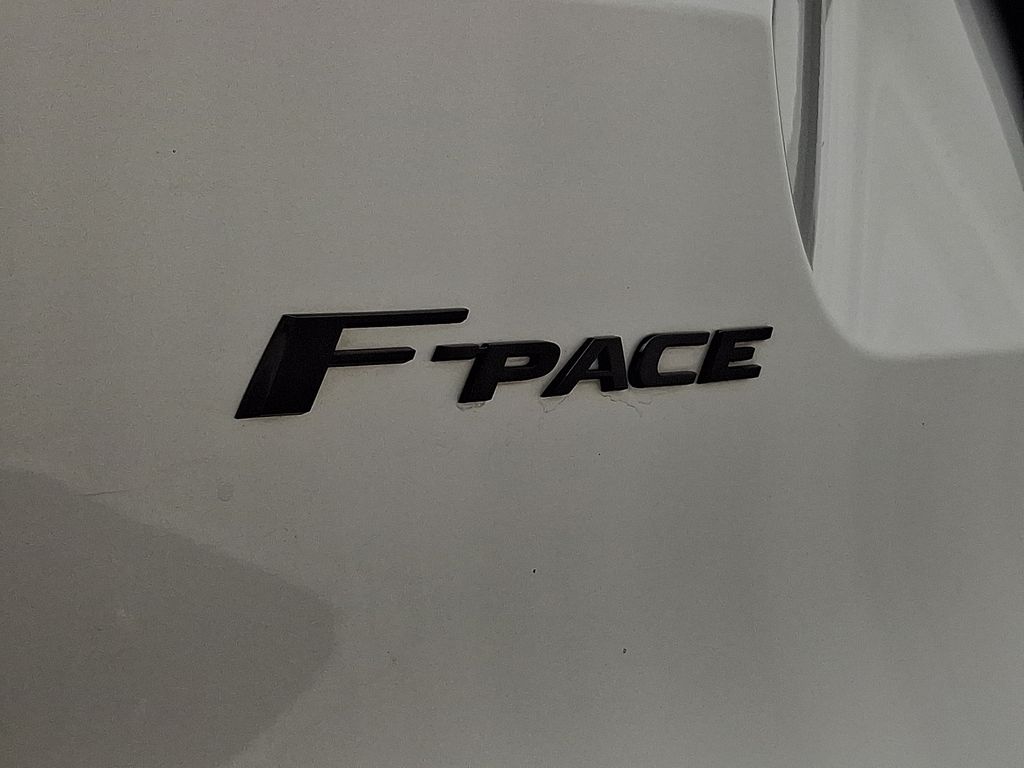 Thumbnail: 2023 Jaguar F-Pace - 30
