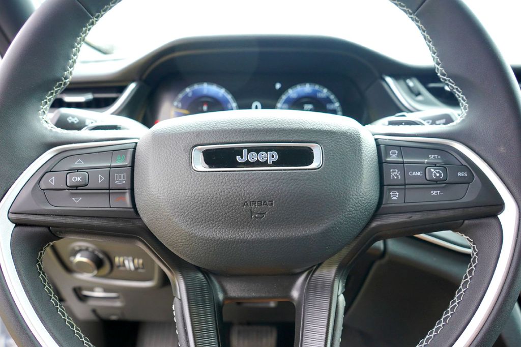 New Car 2025 Jeep Grand Cherokee  Laredo For Sale Under $30,000 In Taylor, Texas