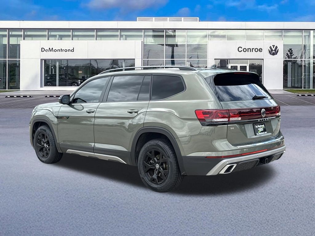 2024 Volkswagen Atlas 2.0T Peak Edition SE w/Technology Green at DeMontrond Ford