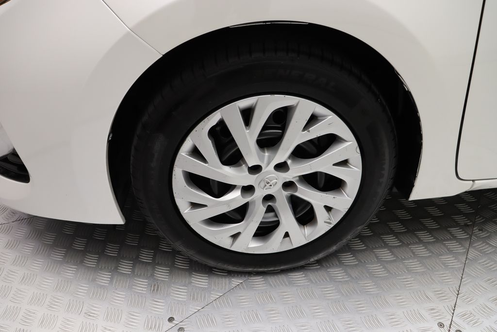 Thumbnail: 2017 Toyota Corolla - 4