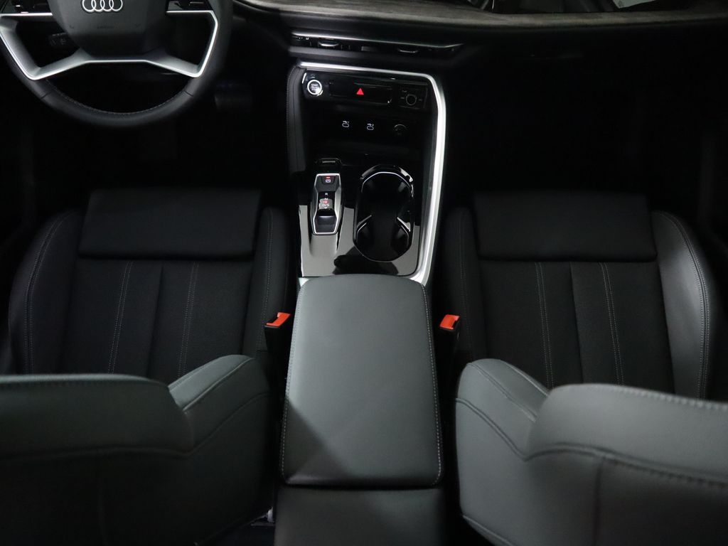 Thumbnail: 2025 Audi Q5 - 18