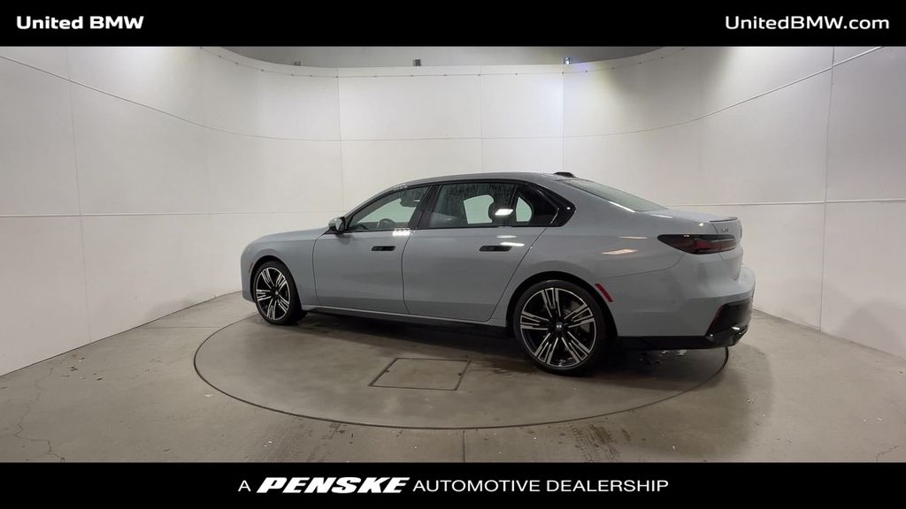 Thumbnail: 2025 BMW 7 Series - 6
