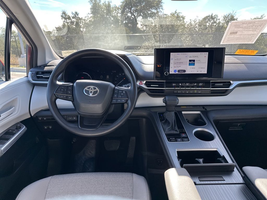 Used Car 2025 Toyota Sienna  Le For Sale Under $40,000 In Austin, Texas