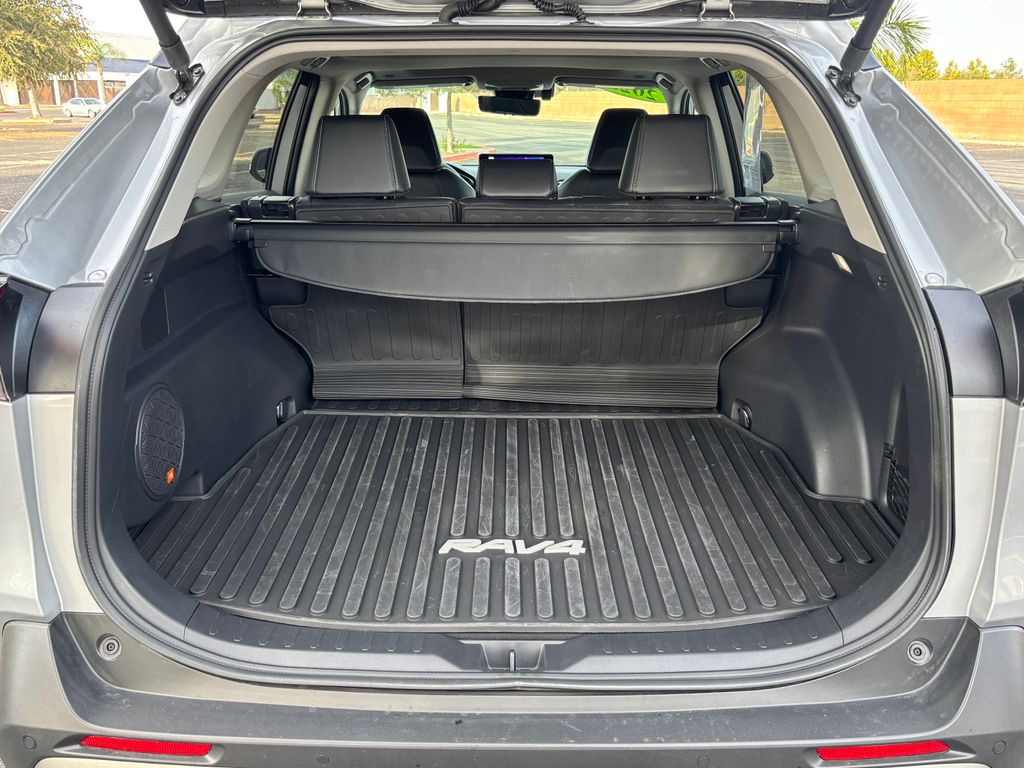 Thumbnail: 2025 Toyota RAV4 - 32