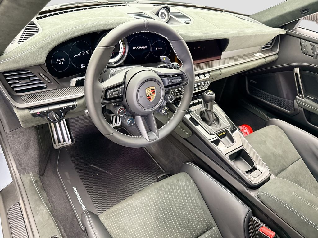 Thumbnail: 2025 Porsche 911 - 4