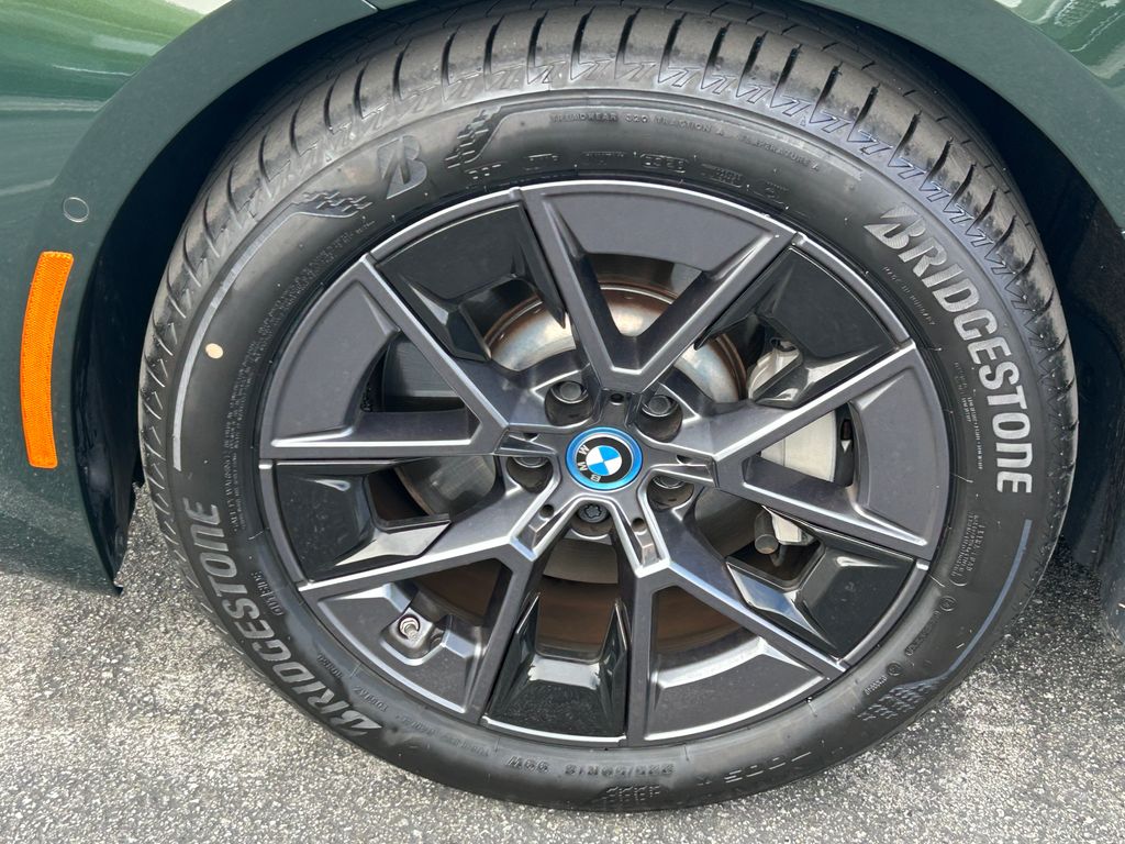 Thumbnail: 2023 BMW i4 - 9