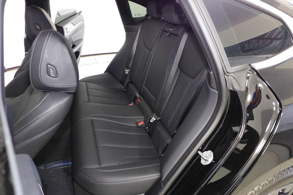 Thumbnail: 2025 BMW i4 - 21