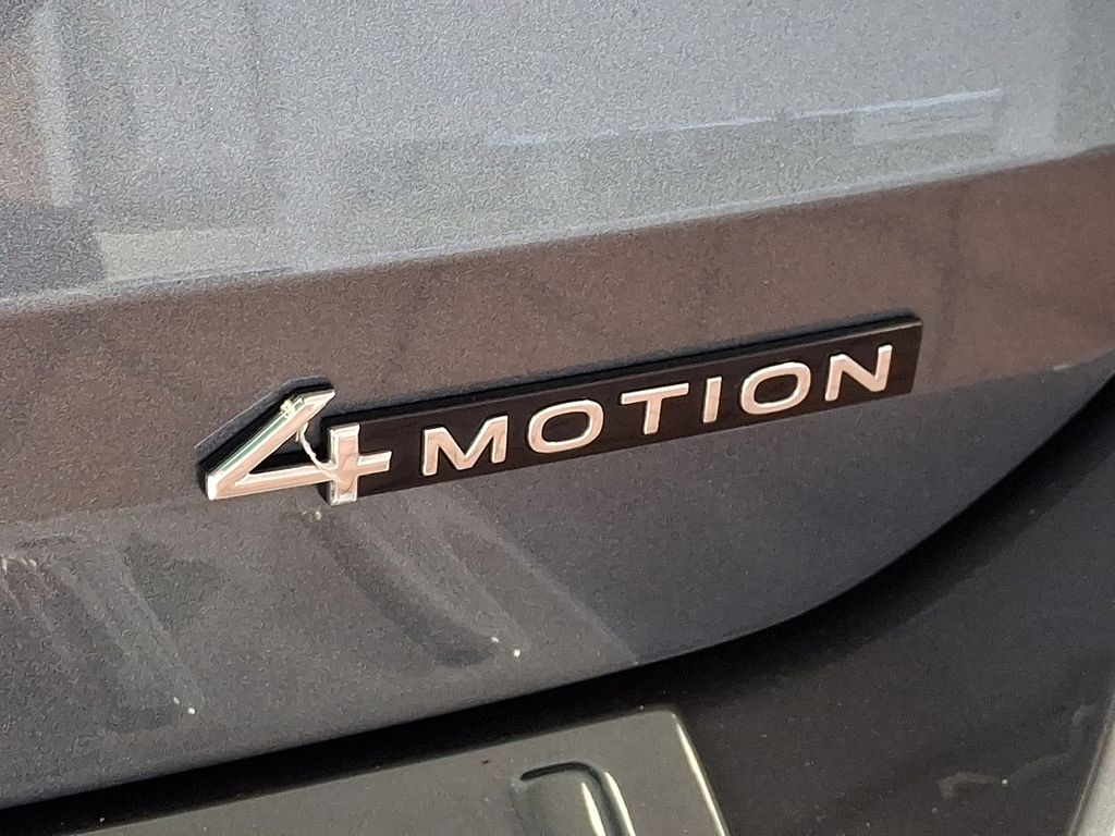 2022 Volkswagen Taos 1.5T SEL Gray at Subaru and VW of Moon Township