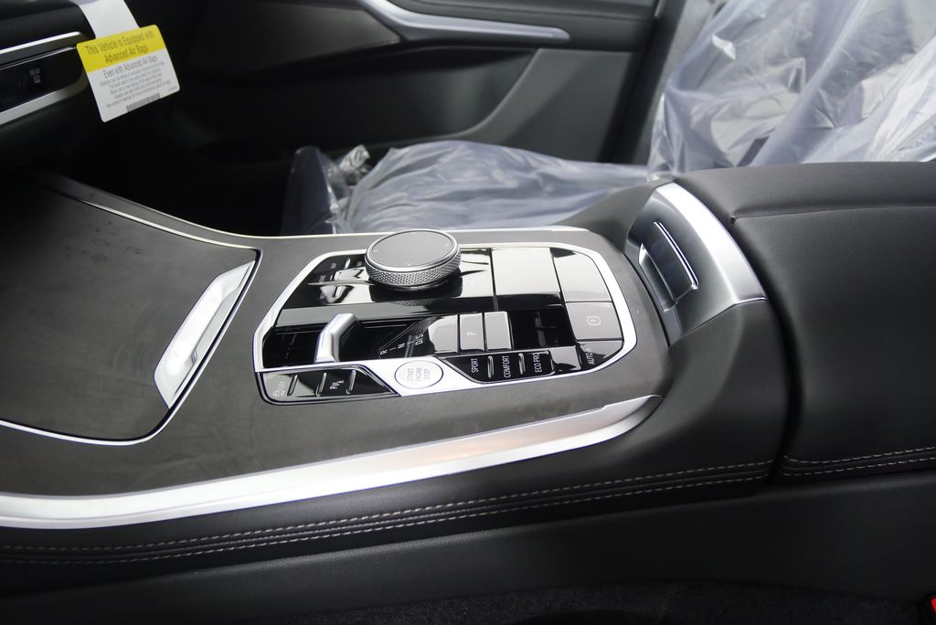 Thumbnail: 2026 BMW X5 - 21