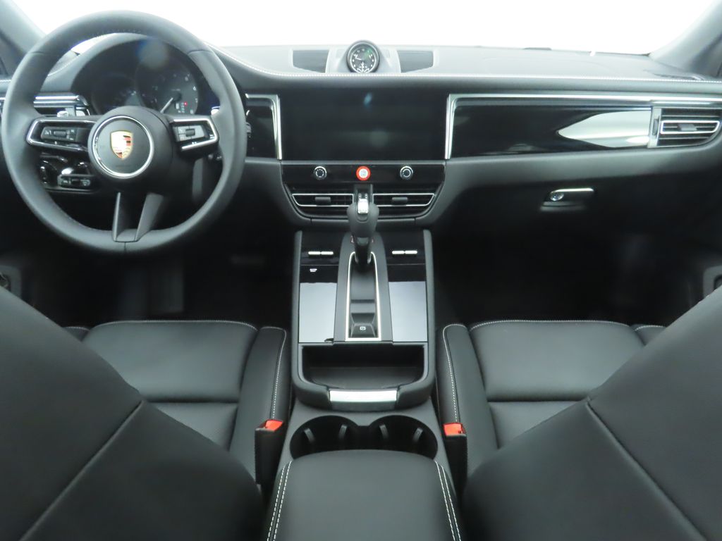 Thumbnail: 2025 Porsche Macan - 16