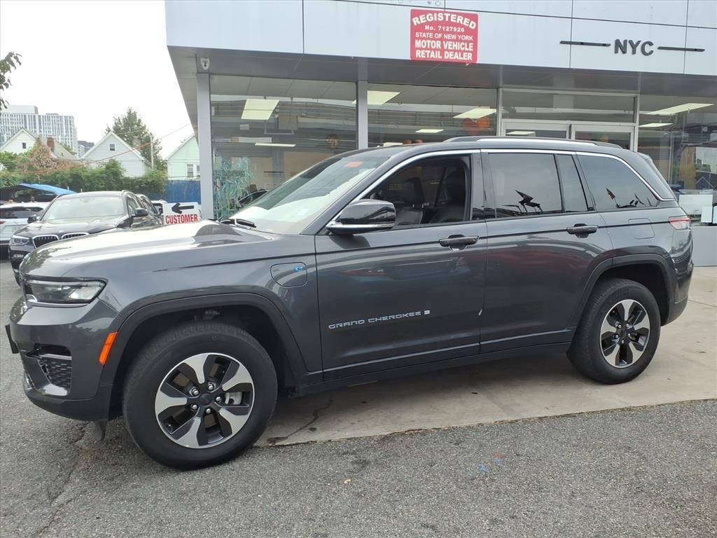 2023 Jeep Grand Cherokee 4xe photo 4