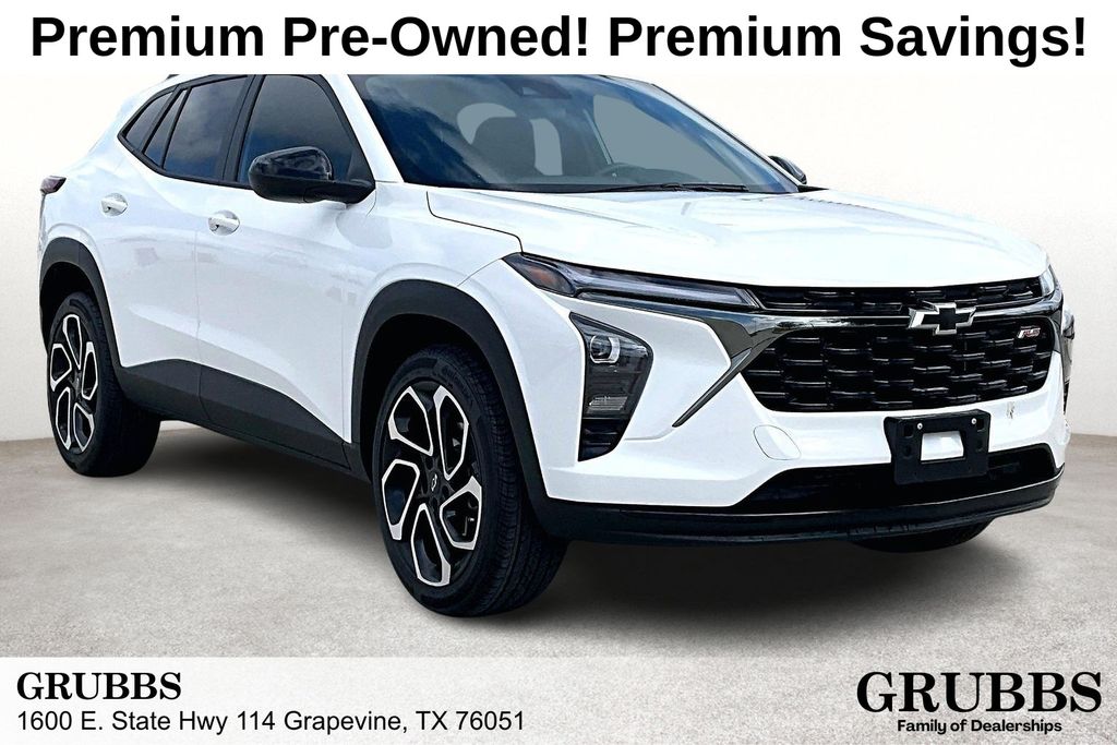 Summit White 2025 Chevrolet Trax RS with 2RS FWD SUV / Crossover Front-Wheel Drive 6-Speed Automatic