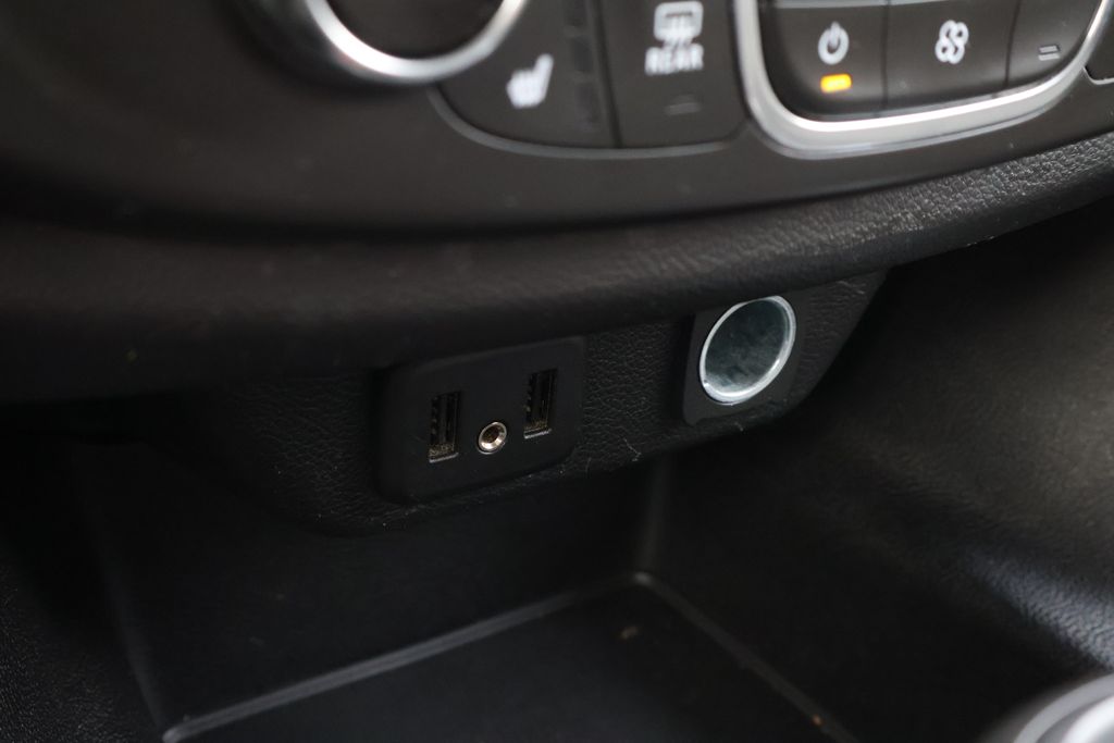 Thumbnail: 2019 Chevrolet Traverse - 28