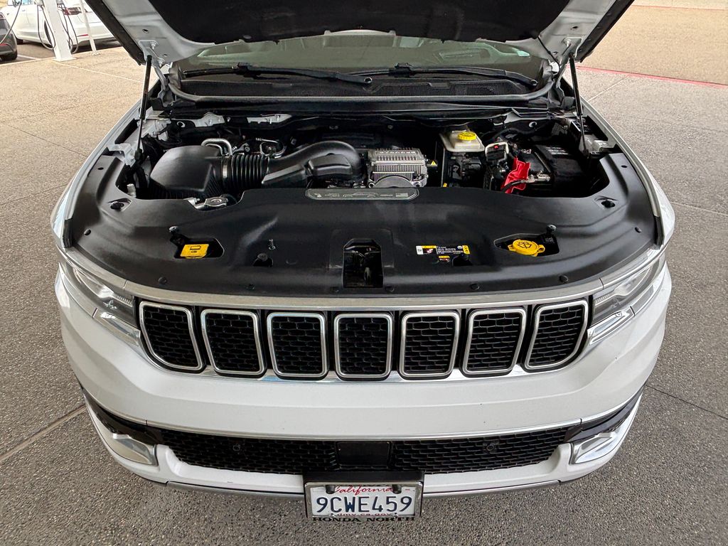 Thumbnail: 2022 Jeep Wagoneer - 30