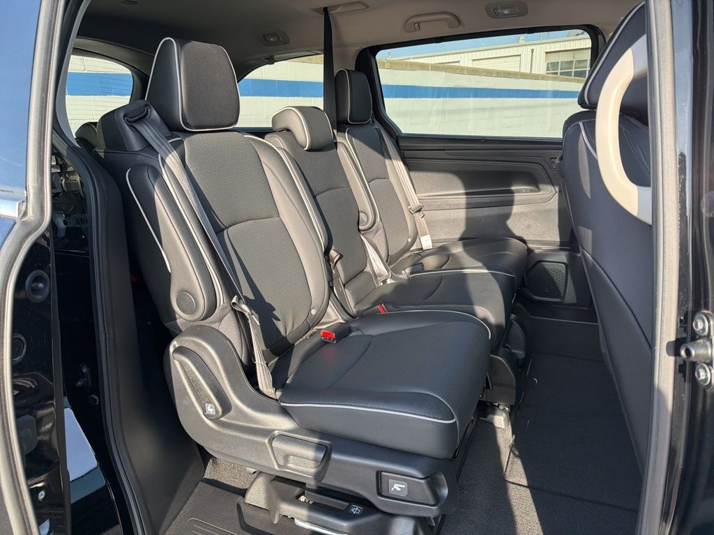 Thumbnail: 2026 Honda Odyssey - 25