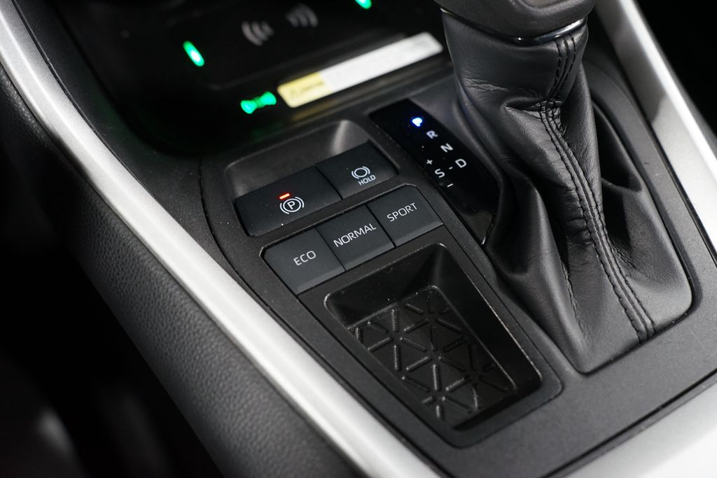 Thumbnail: 2024 Toyota RAV4 - 22