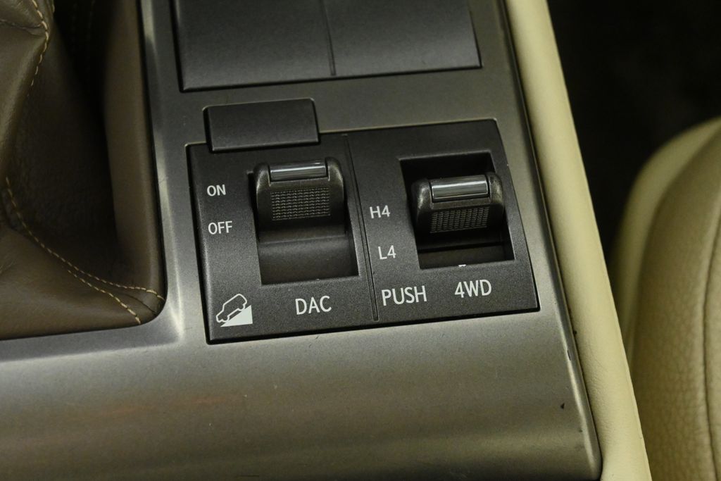 Thumbnail: 2016 Lexus GX - 25