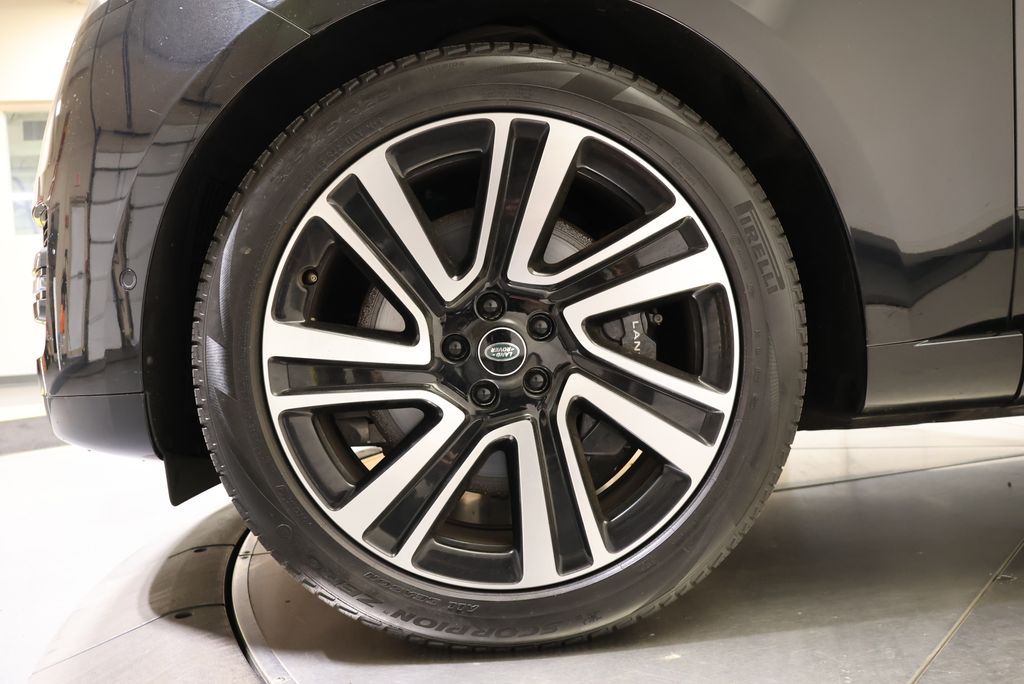 Thumbnail: 2023 Land Rover Range Rover - 9