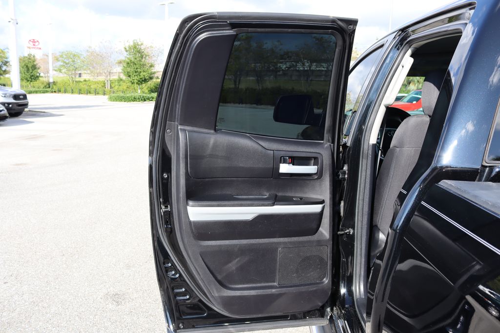 Thumbnail: 2020 Toyota Tundra - 21