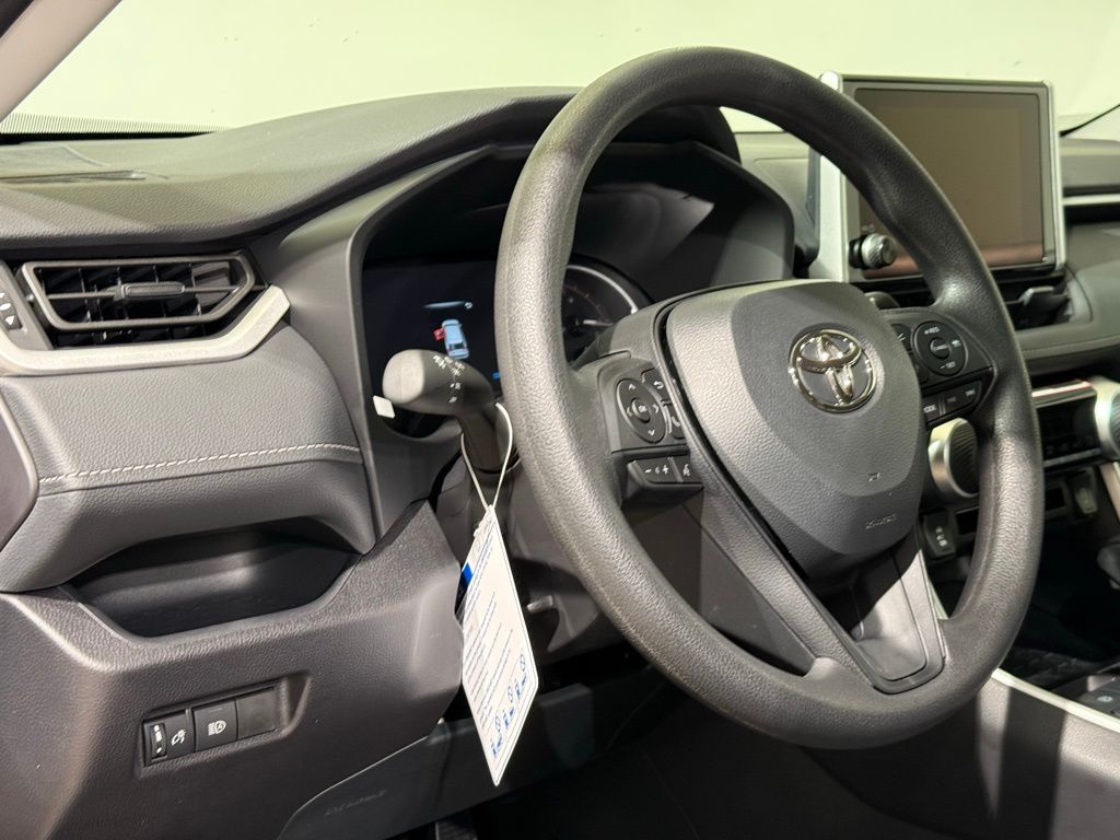 Thumbnail: 2025 Toyota RAV4 - 17