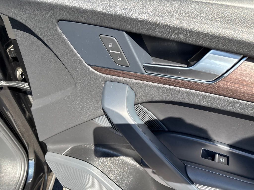 Thumbnail: 2023 Audi Q5 - 27