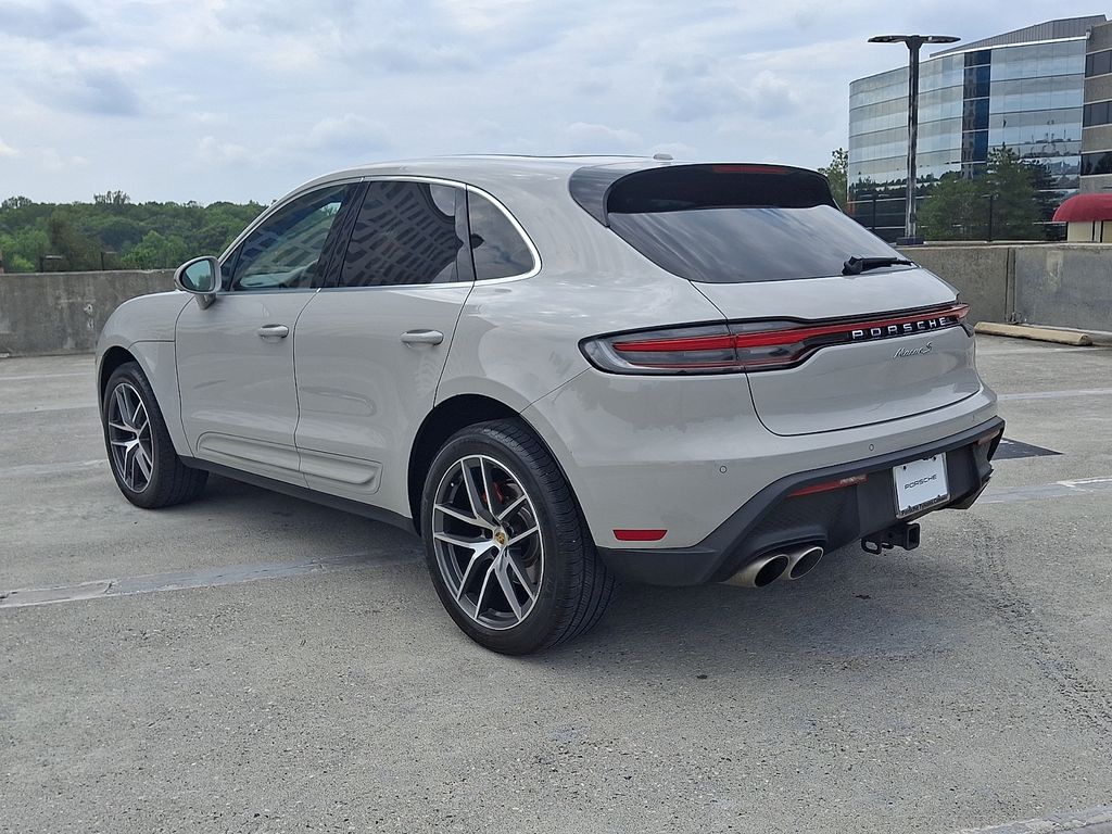 Thumbnail: 2023 Porsche Macan - 3