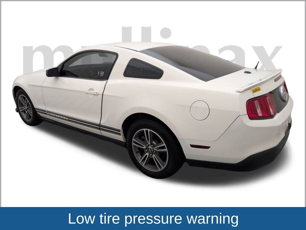 2010 Ford Mustang V6 Premium photo 4