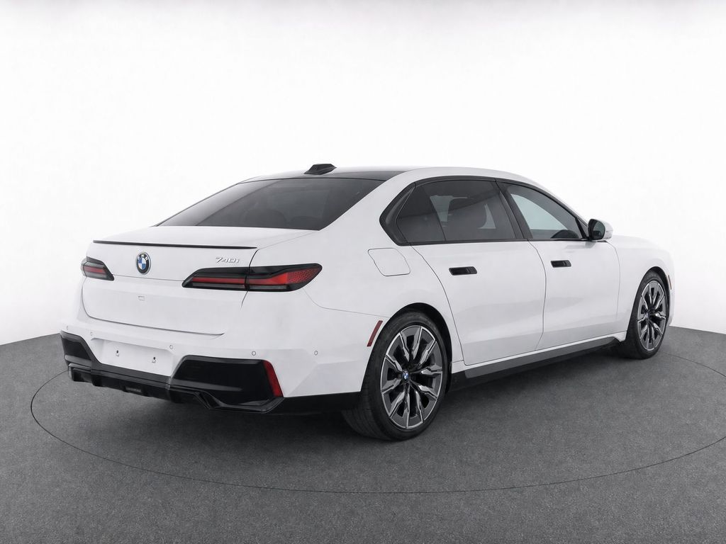 Thumbnail: 2023 BMW 7 Series - 3
