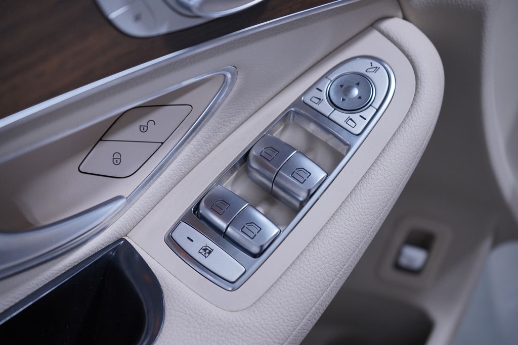 Thumbnail: 2021 Mercedes-Benz GLC - 19