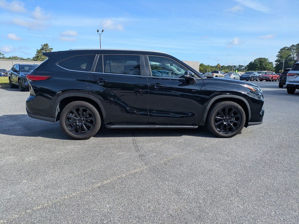 Used 2023 Toyota Highlander SUV