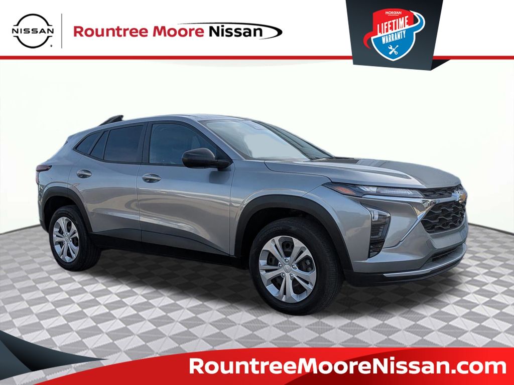 Sterling Gray Metallic 2024 Chevrolet Trax LS FWD SUV / Crossover Front-Wheel Drive 6-Speed Automatic