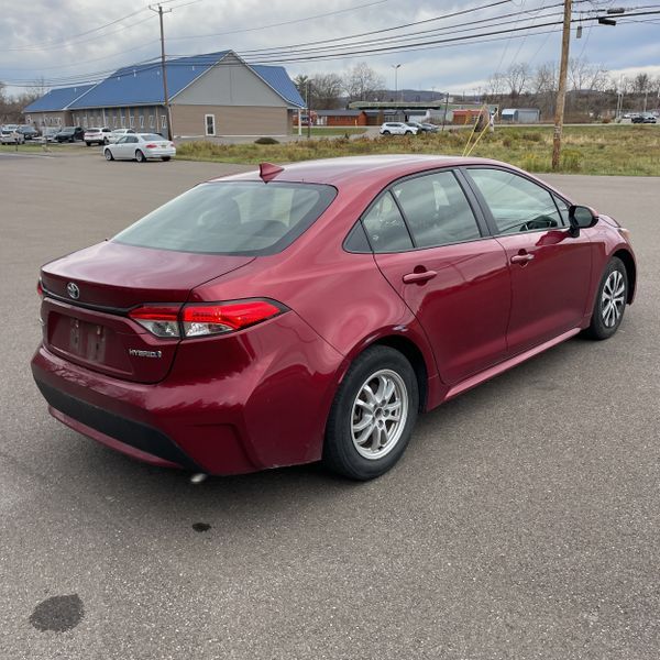 2022 Toyota Corolla Hybrid LE 3