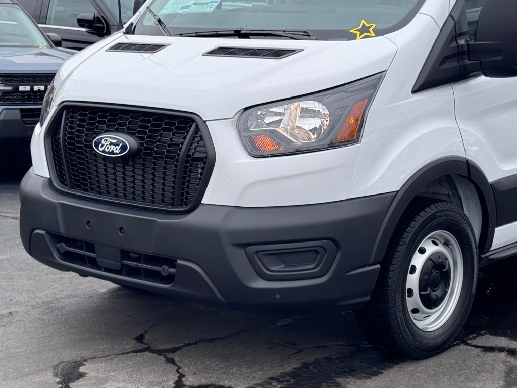 FordTransit-25030