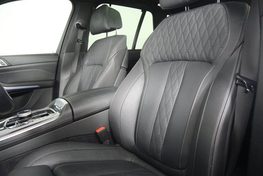 2024 BMW X5 M60i 11